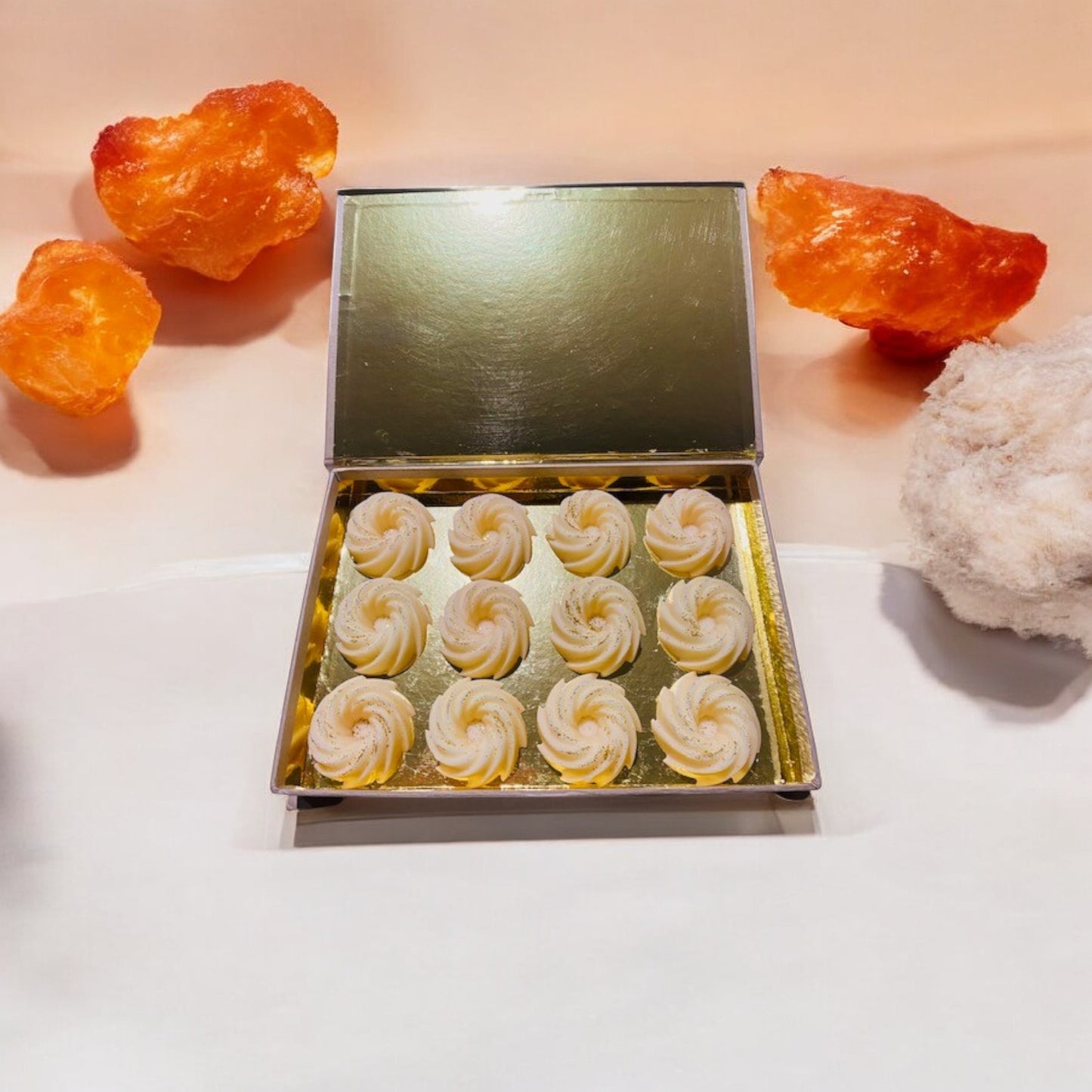 Coffret 12 fondants parfumés artisanaux naturels, senteur Ambre Tonka Parfum de Grasse