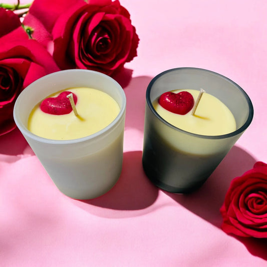 Bougies artisanales Duo Flamme d'Amour – Pots élégants, parfums apaisants, cœurs décoratifs et porte-clés bijou pour célébrer l'amour